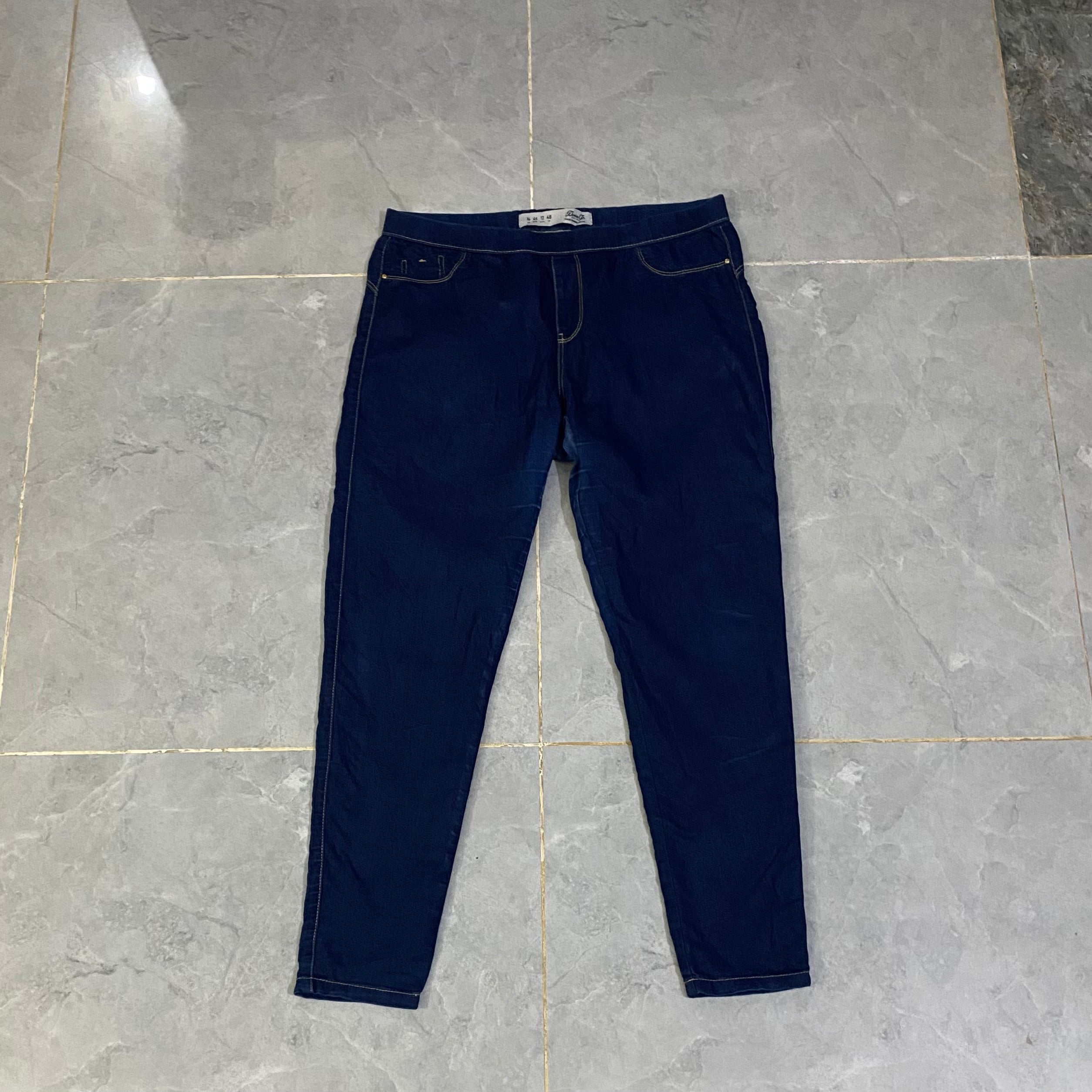 Dark blue straight Fit Pant. (Waist: 31-32” - Length: 41-42”)