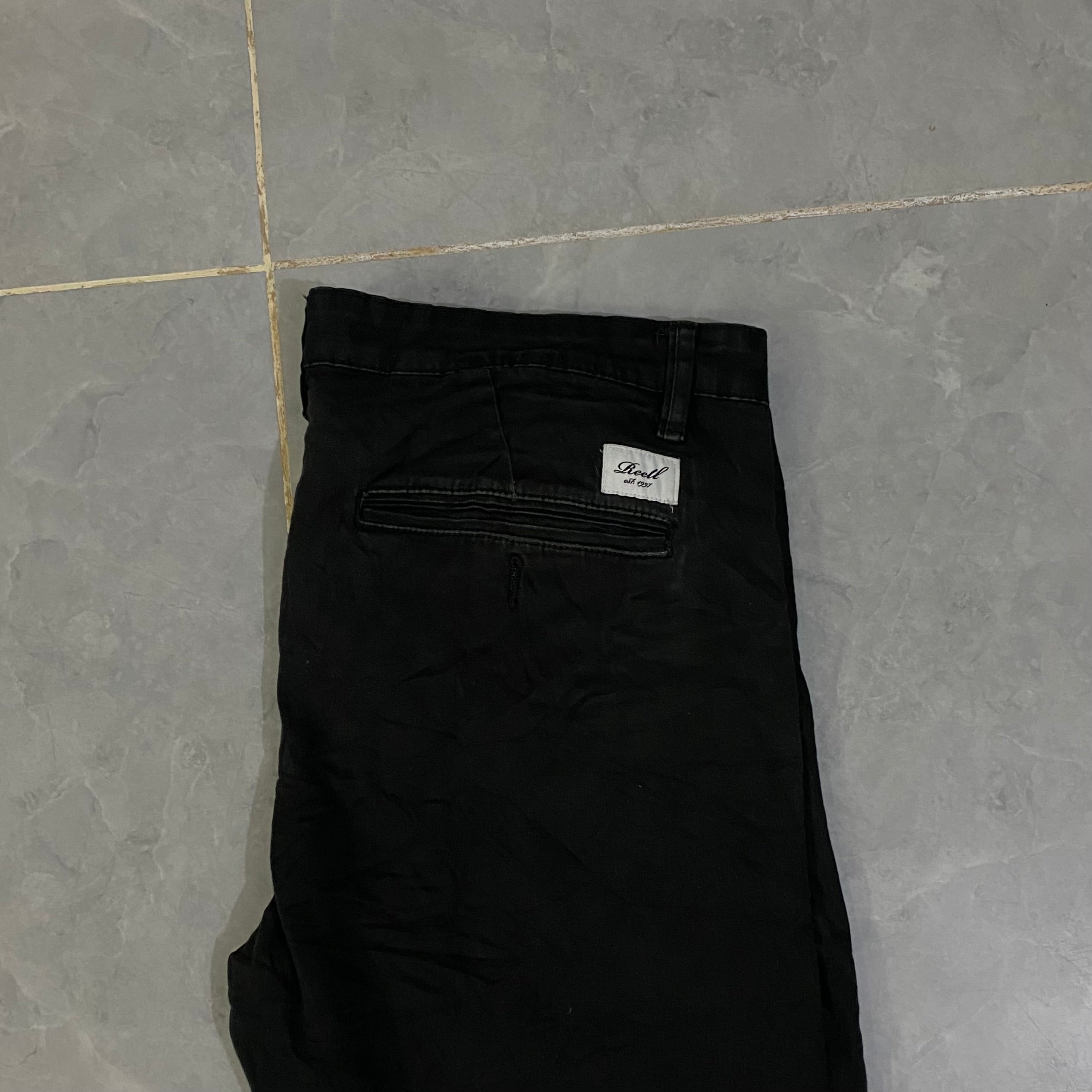 Black straight Baggy Pant. (Waist: 31-32” - Length: 42-43”)