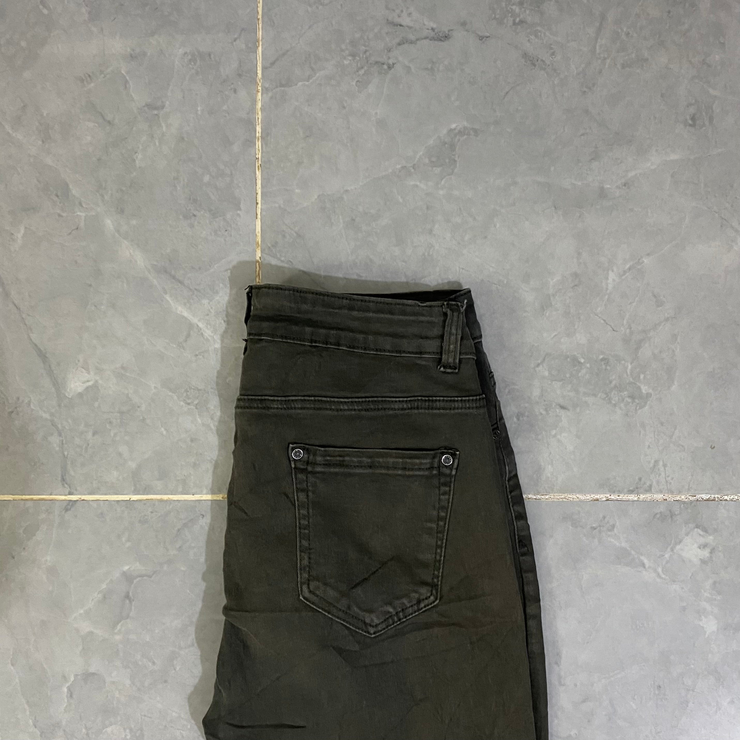 Grey Rough straight Fit Pant. (Waist: 30” - Length: 41-42”)