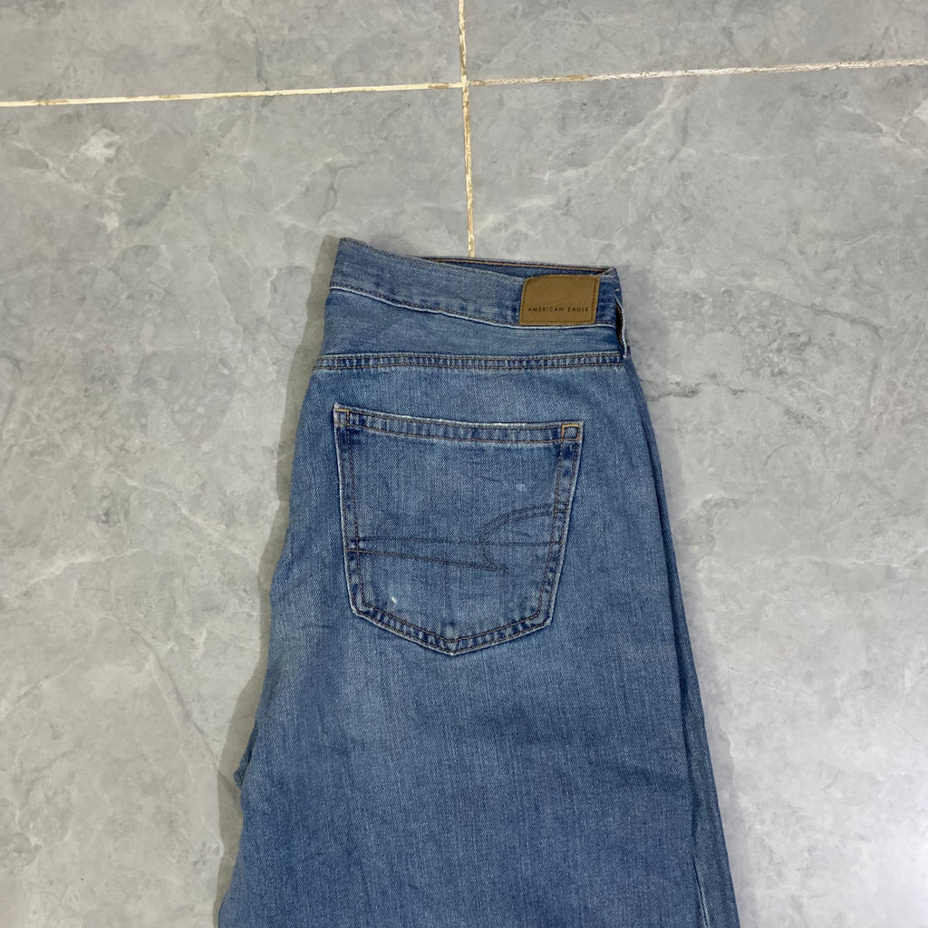 American Eagle Round Baggy Pant. (Waist: 32-33” - Length: 42-44”)