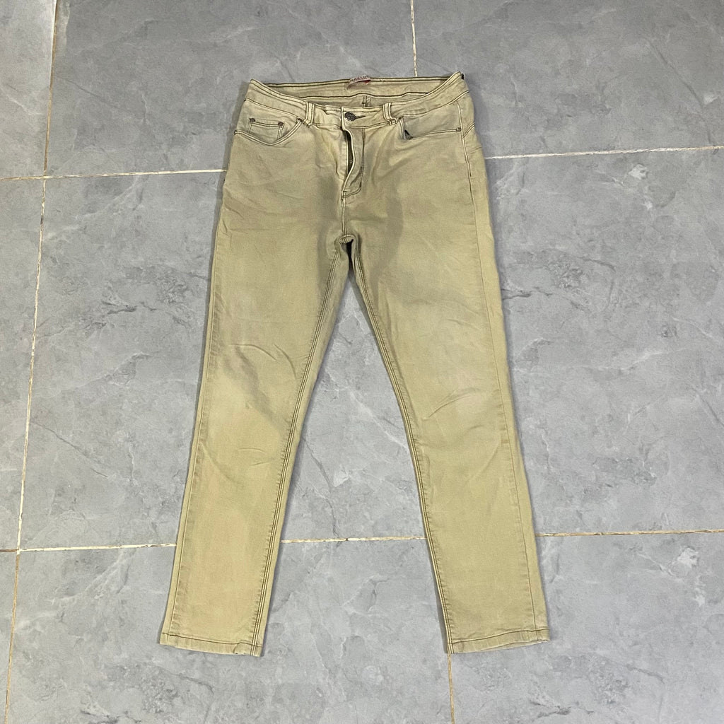 Cream Rough straight Fit Pant. (Waist: 30” - Length: 41-42”)