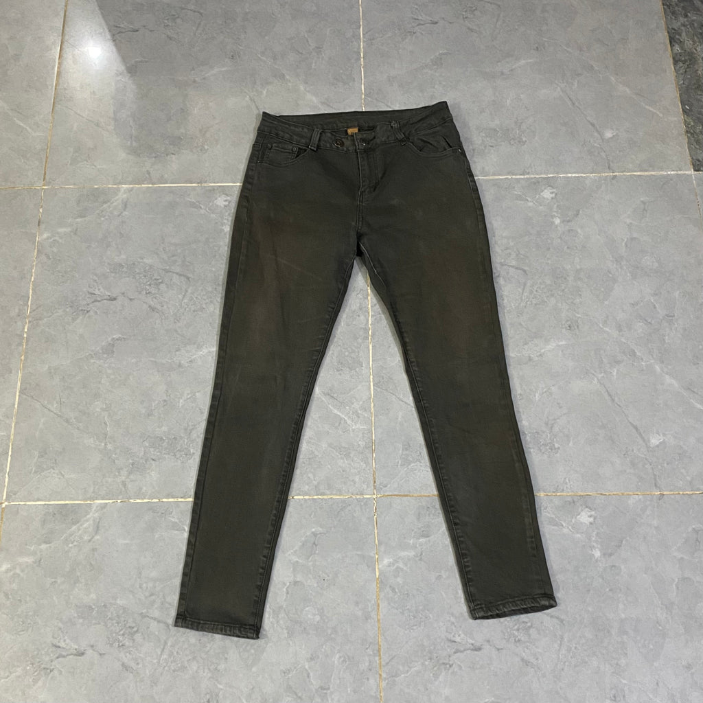 Grey Rough straight Fit Pant. (Waist: 30” - Length: 41-42”)