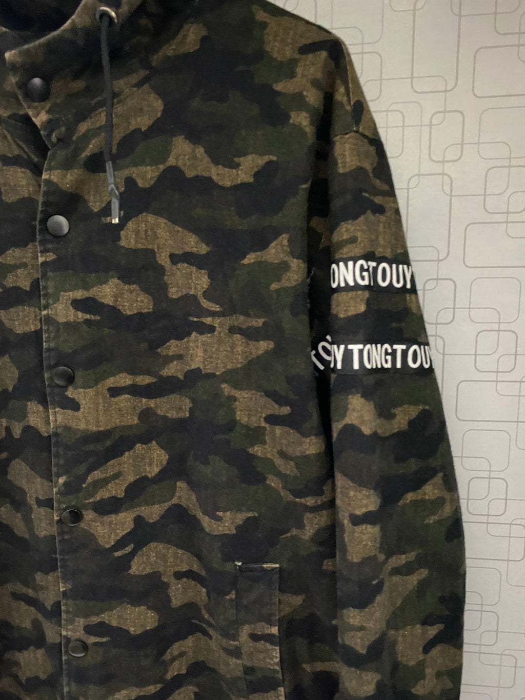 Military pattern Long Hood Coat (Unisex).                            Length: 38-39, Chest: 21-23, Sleeve: 24.5-25.5