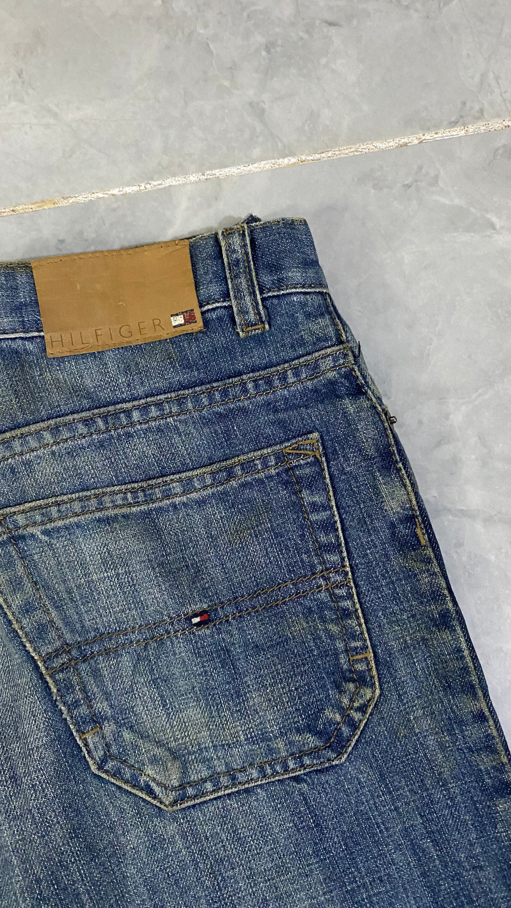 Tommy straight Baggy Pant. (Waist: 31-32” - Length: 42-43”)