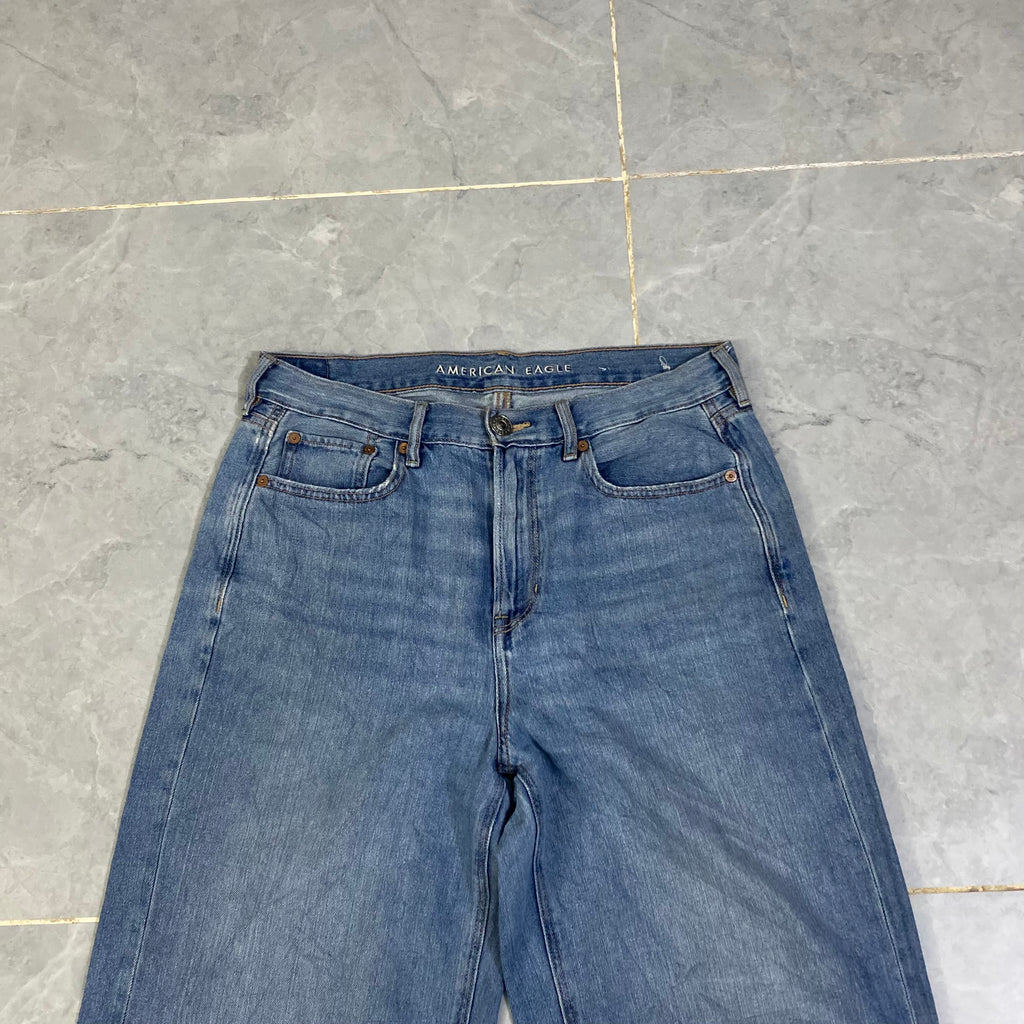 American Eagle Round Baggy Pant. (Waist: 32-33” - Length: 42-44”)
