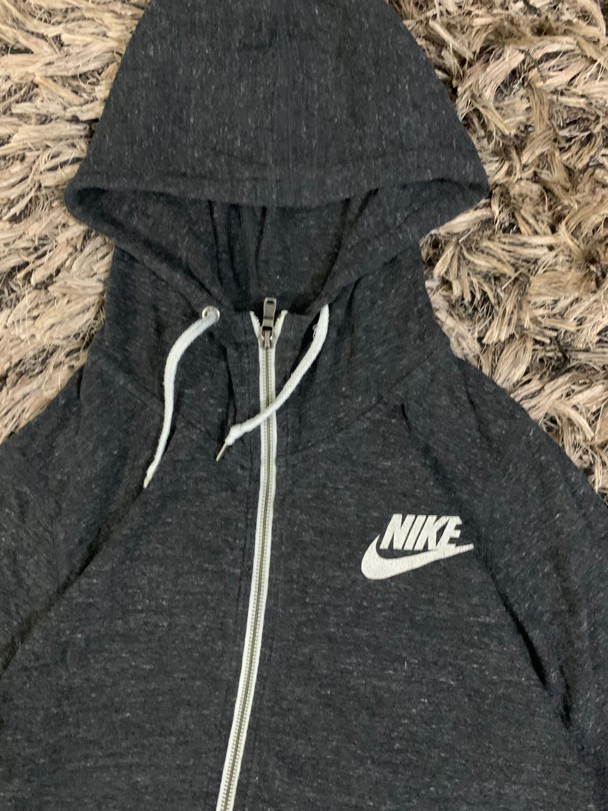 (NIKE) HOODIE (Thrift)