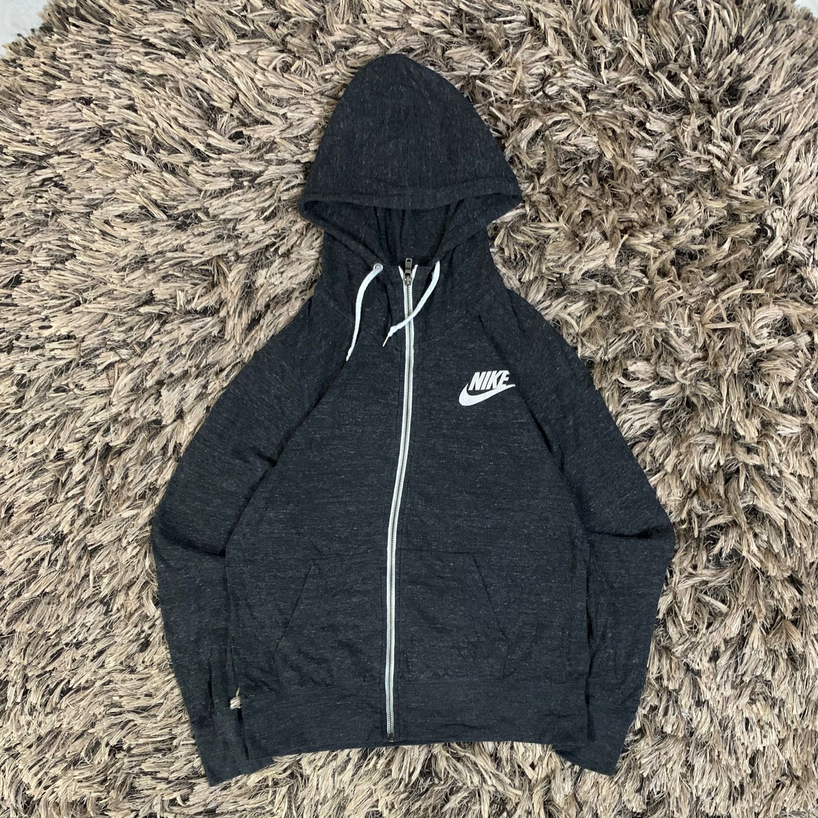 (NIKE) HOODIE (Thrift)