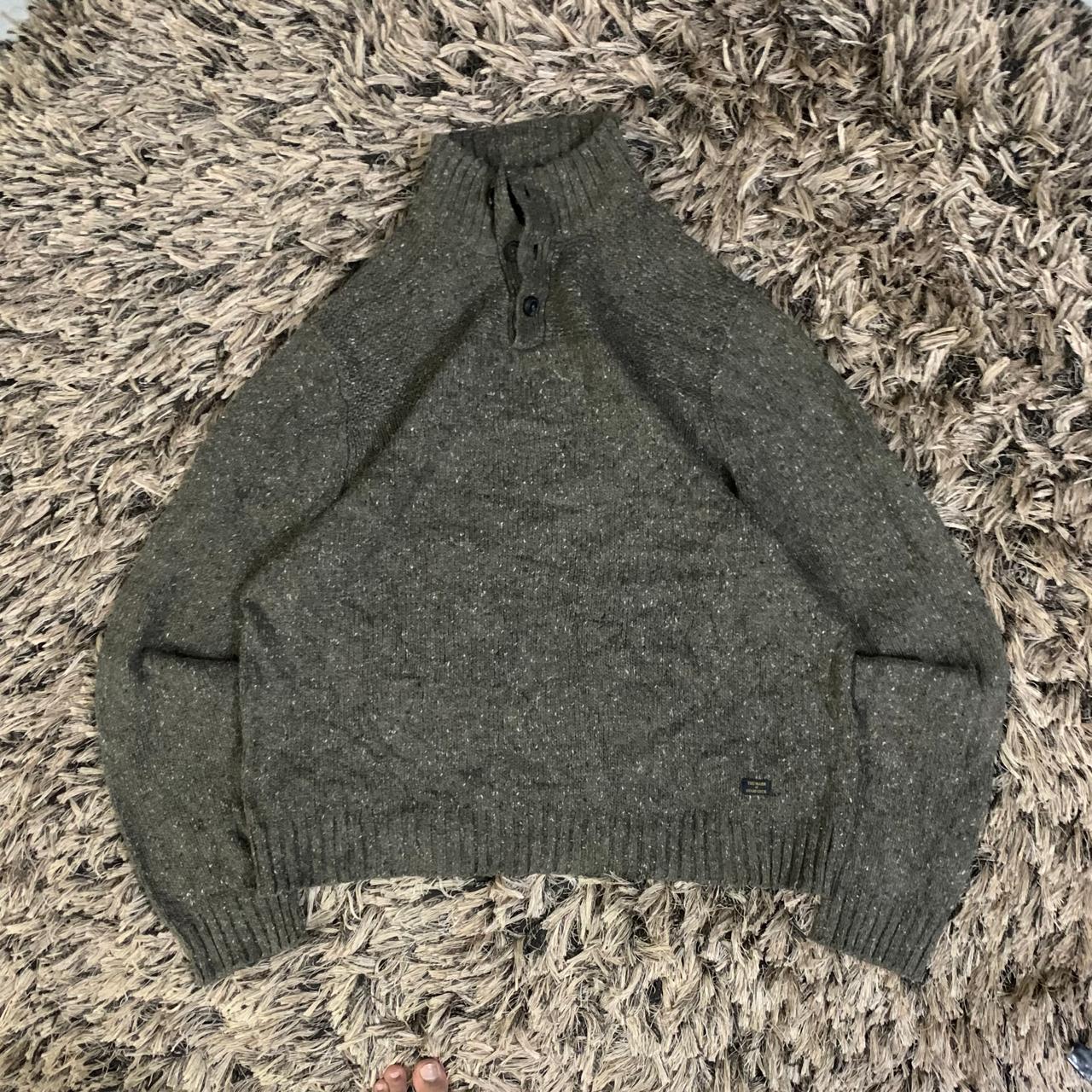 color Button style Sweater (Thrift)