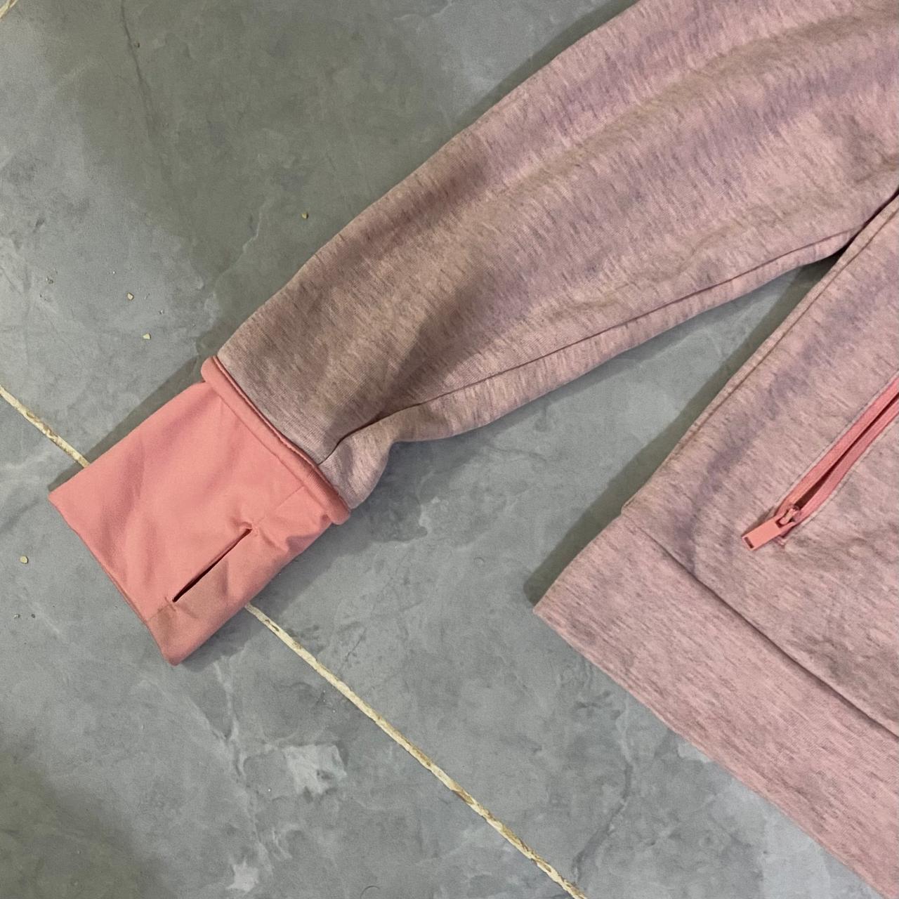 Nike gym wear  hoodie (Thrift)