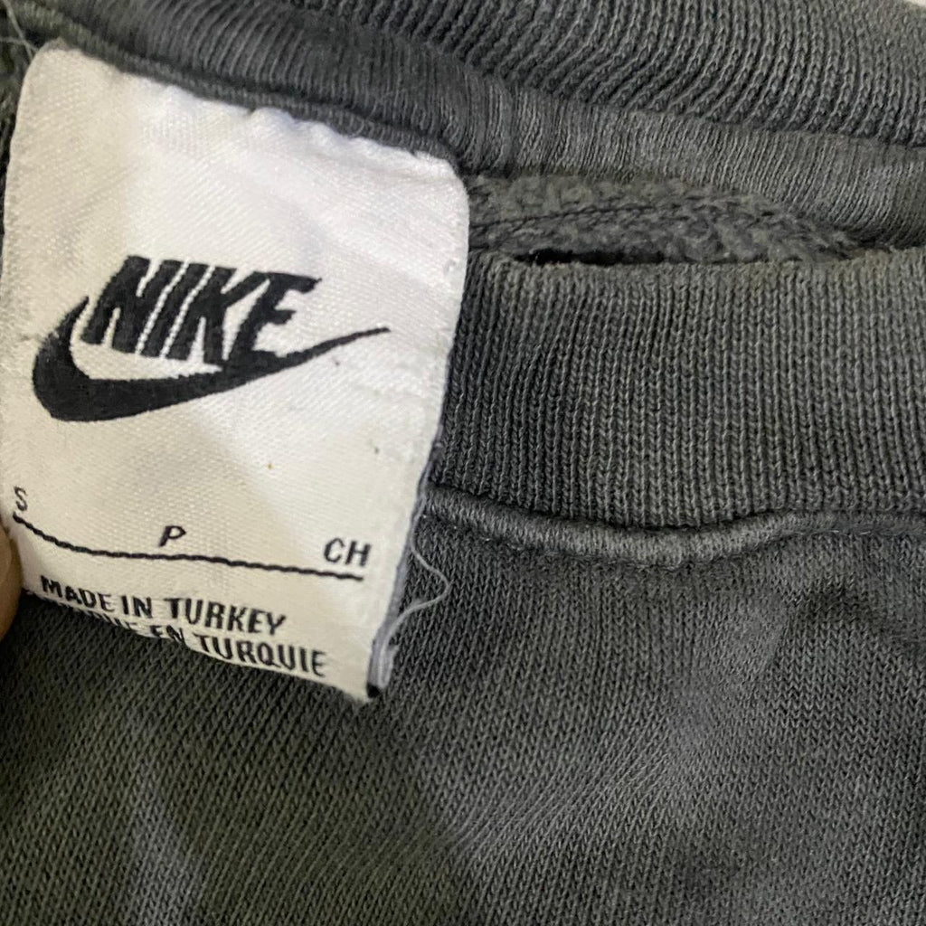 Nike sweater (Thrift)
