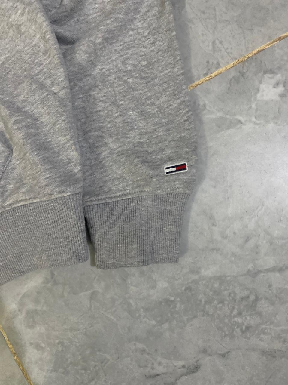 TOMMY JEANS HOODIE (Thrift)