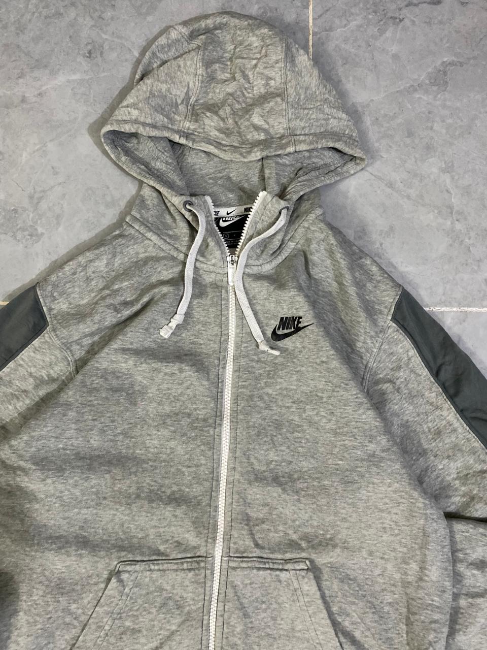 NIKE HOODIE (Thrift)