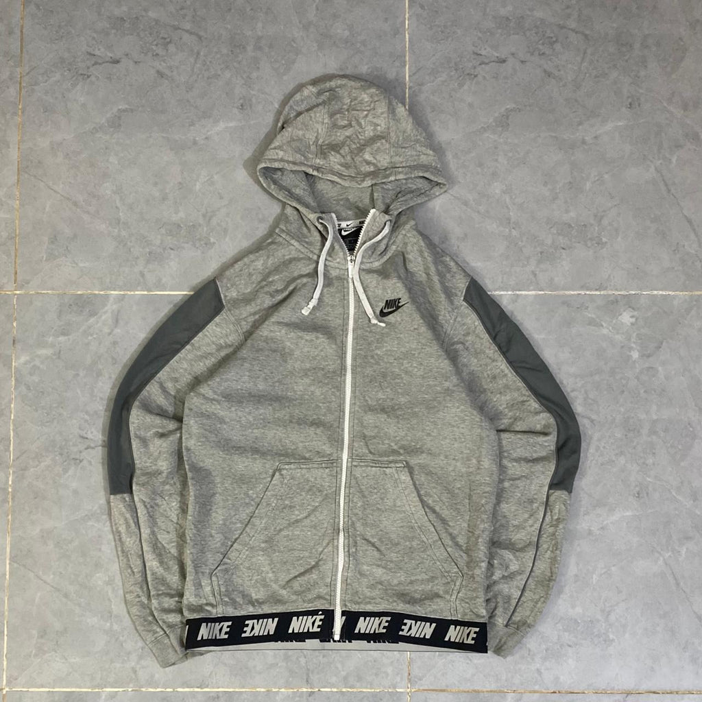 NIKE HOODIE (Thrift)