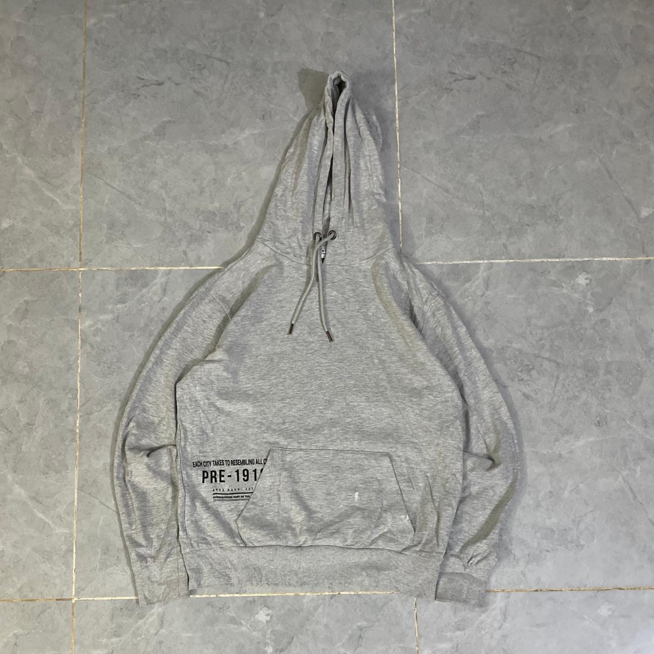 GREY HOODIE (Thrift)