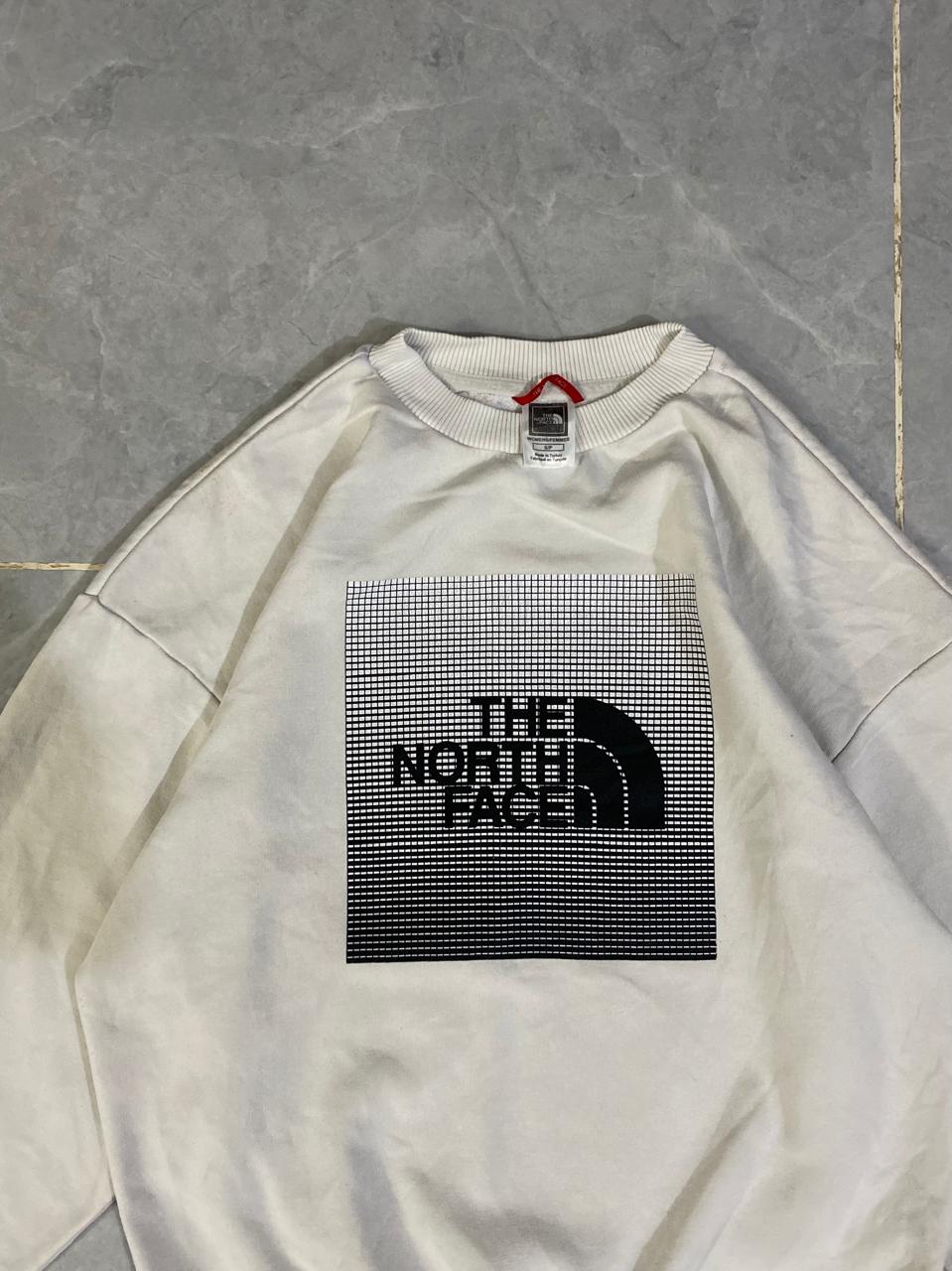 THE NORTH FACE SWEATSHIRT (Thrift)