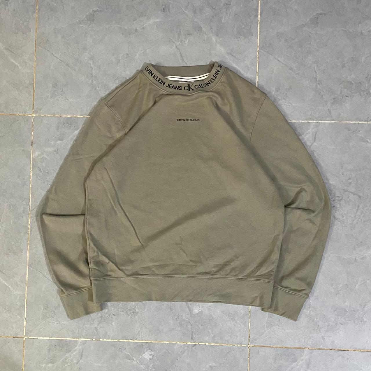 CK SWEATSHIRT (Thrift)