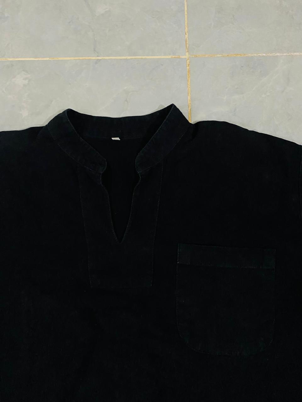 BLACK COLAR T.Shirt